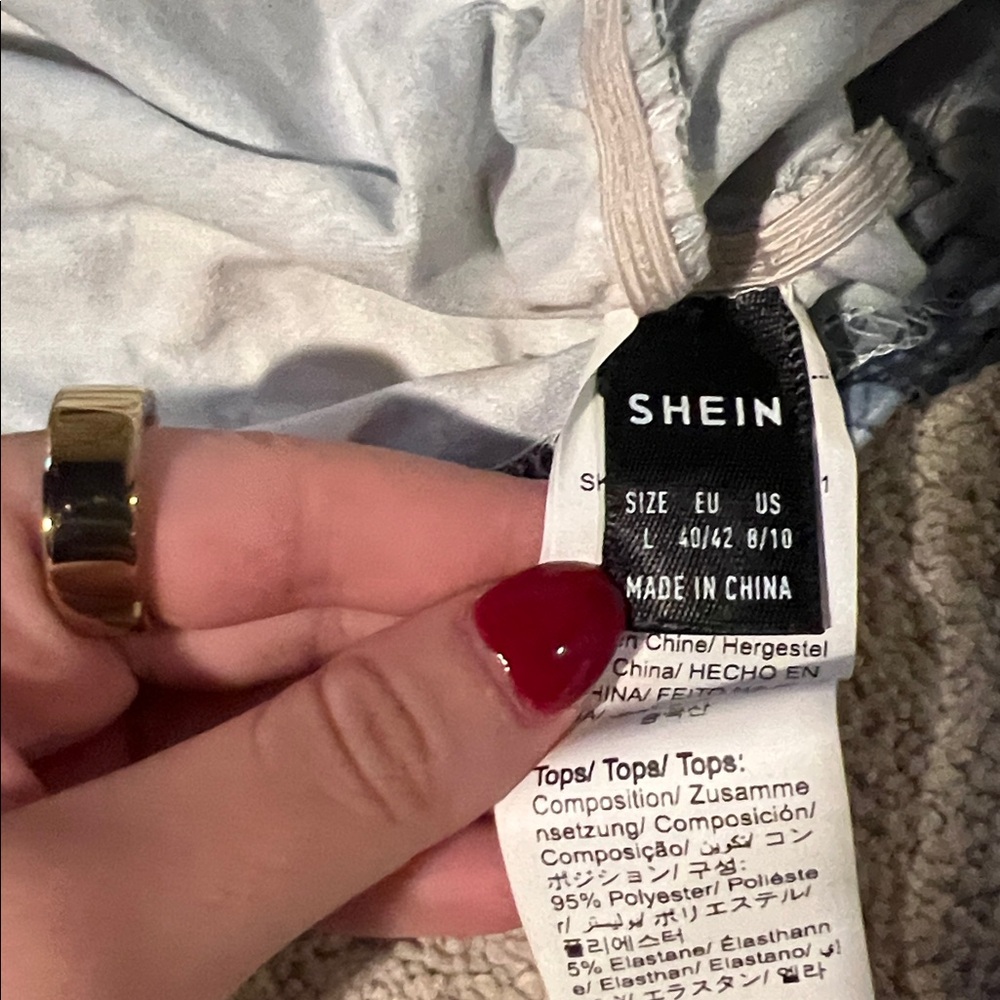 size large shein blue patterned asymmetrical cropped tank top - Picture 3 of 3